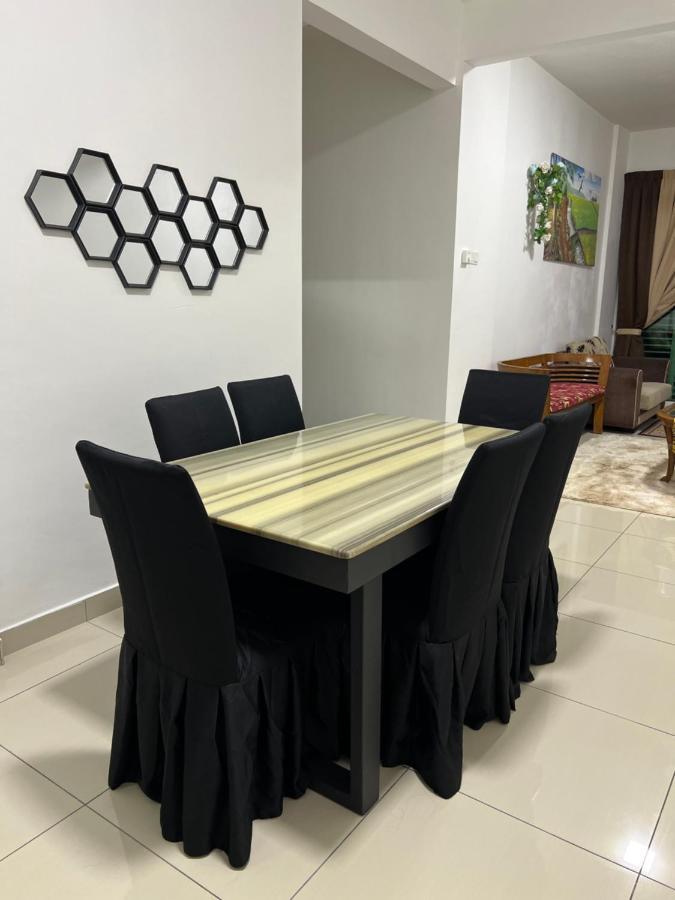 Ilsham Guest House @ Seroja Hills Bbst Sepang Esterno foto