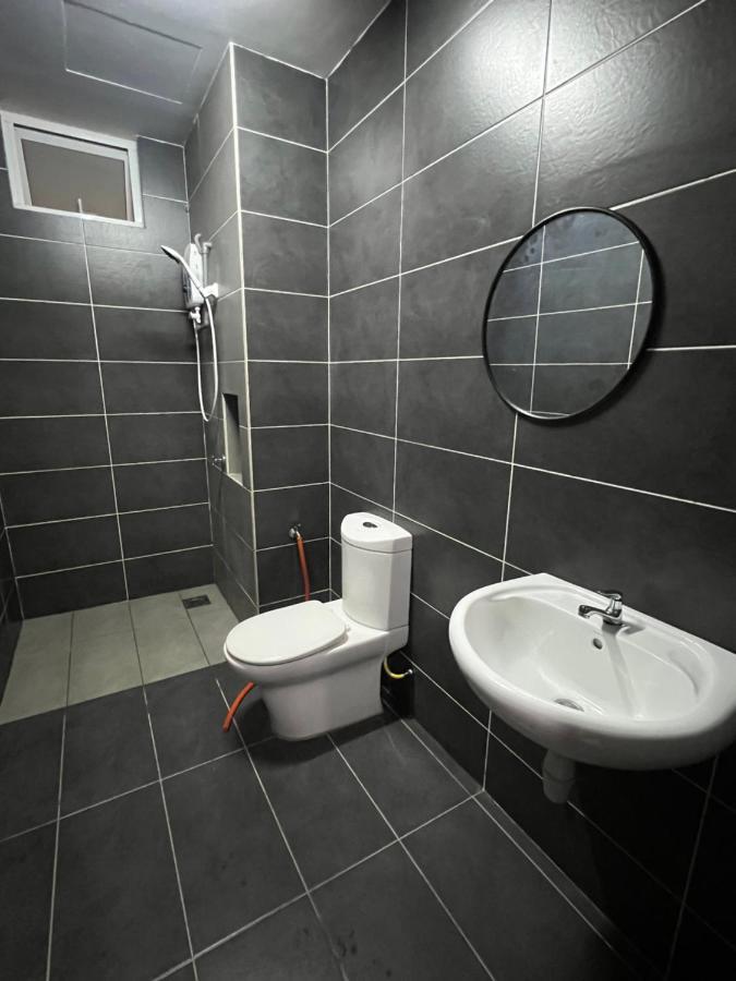 Ilsham Guest House @ Seroja Hills Bbst Sepang Esterno foto