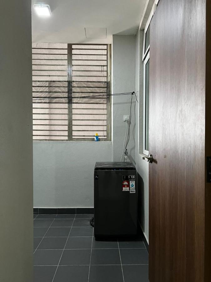 Ilsham Guest House @ Seroja Hills Bbst Sepang Esterno foto