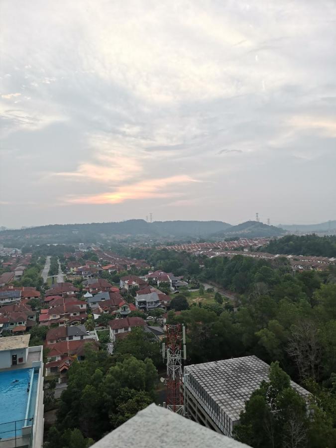 Ilsham Guest House @ Seroja Hills Bbst Sepang Esterno foto