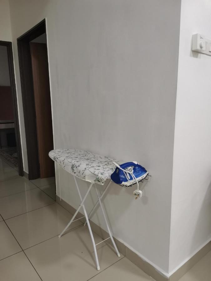 Ilsham Guest House @ Seroja Hills Bbst Sepang Esterno foto